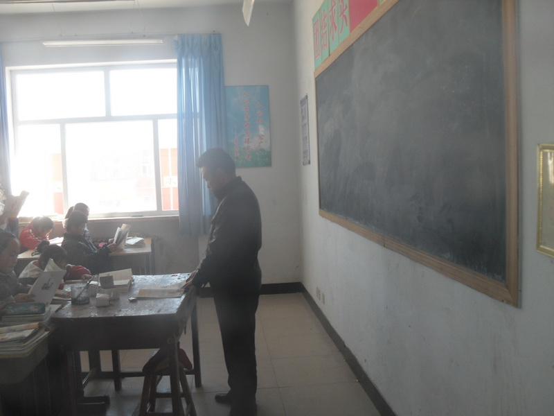 冒着寒风赶来给我们讲课