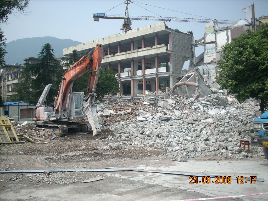 地震后重建中的学校